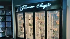 Máy bán hoa tươi tự động, tủ đựng đồ trong suốt trong tủ lạnh.