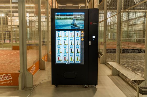 Máy bán hàng tự động đồ ăn nhẹ 110V/220V-240V có hệ thống làm mát 3-20C và dung lượng lớn