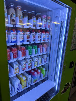 Máy bán hàng tự động W1280mm*S830mm*C1930mm tự phục vụ, đáng tin cậy về tần suất nạp và chống chịu thời tiết cho khu vực có lưu lượng người qua lại cao