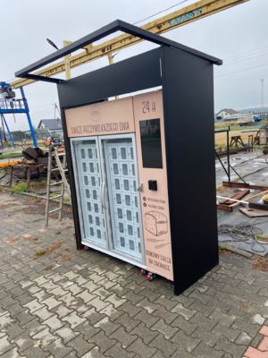 Máy bán hàng tự động 42-Locker với màn hình cảm ứng 22 inch và Android 11.1