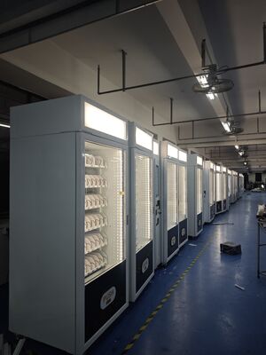 Máy bán đồ ăn nhẹ được thiết kế để cung cấp dịch vụ với màn hình cảm ứng 215 inch và hộp ánh sáng hấp dẫn trong các địa điểm bán lẻ